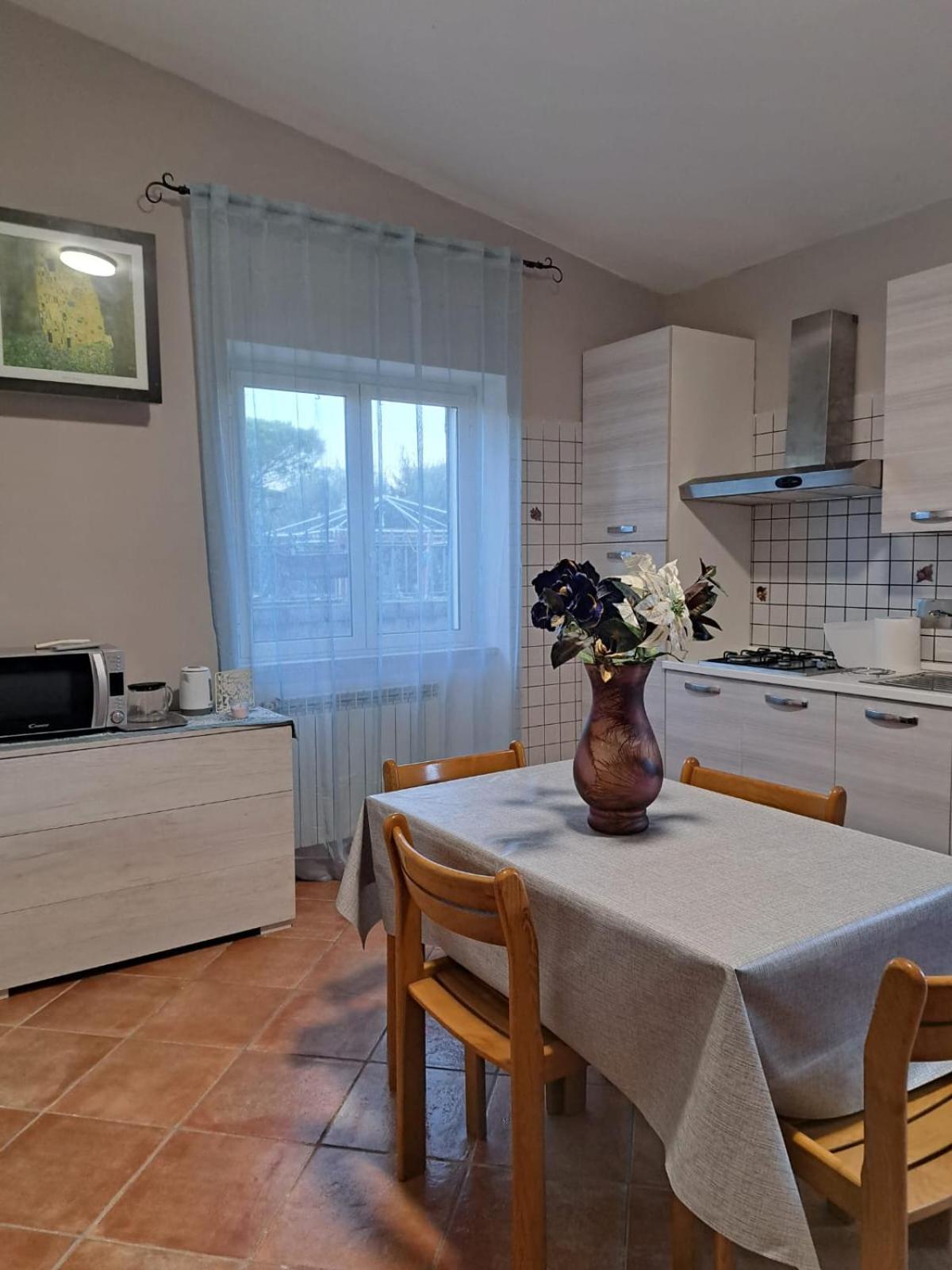 Apartment Roma Tor Vergata Con Giardino Exterior photo